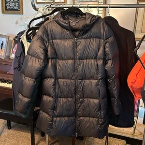 Eddie Bauer down coat with hood Black